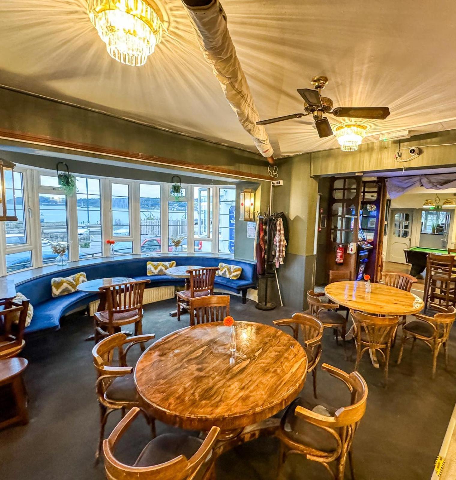פנזאנס The Yacht Inn מראה חיצוני תמונה
